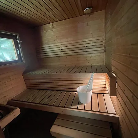 Naapurivaaran Feriehus *